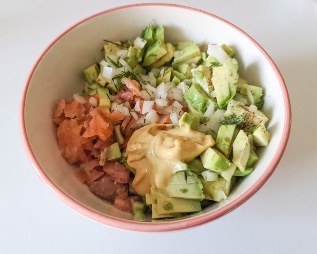 receta de tartar de salmón y aguacate