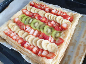 tarta-crema-pastelera-hojaldre-fruta