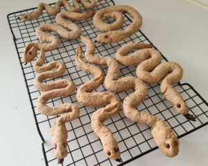 culebras de pan integral para halloween receta