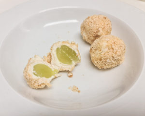 bombon de uva, queso cabra y turrón