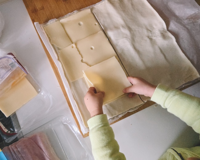 arboles de hojaldre y jamón y queso para navidad aperitivo