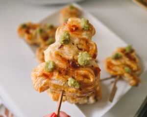 arbolitos de navidad de hojaldre de jamón y queso