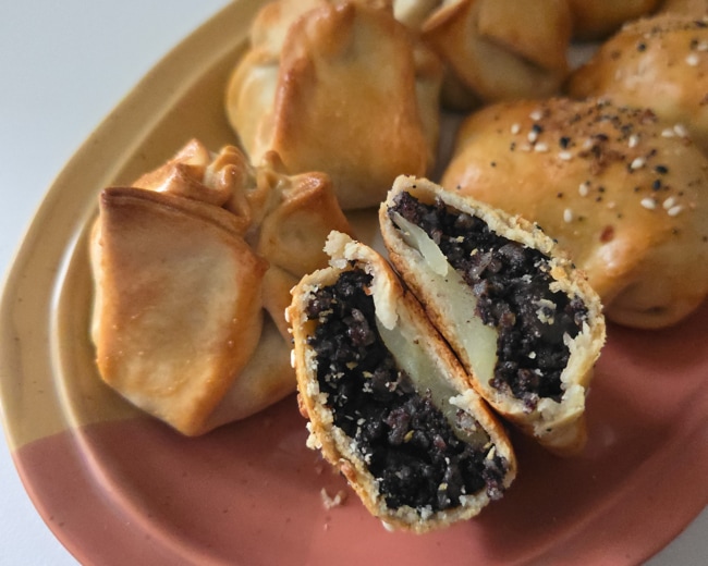 saquitos de morcilla y manzana para navidad