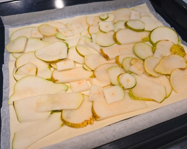 empanada con pera y sobrasada para snack
