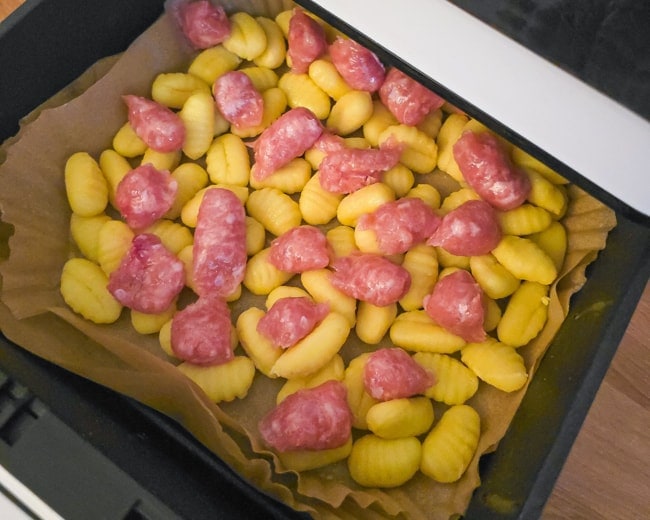 ñoquis en airfryer con salchichas