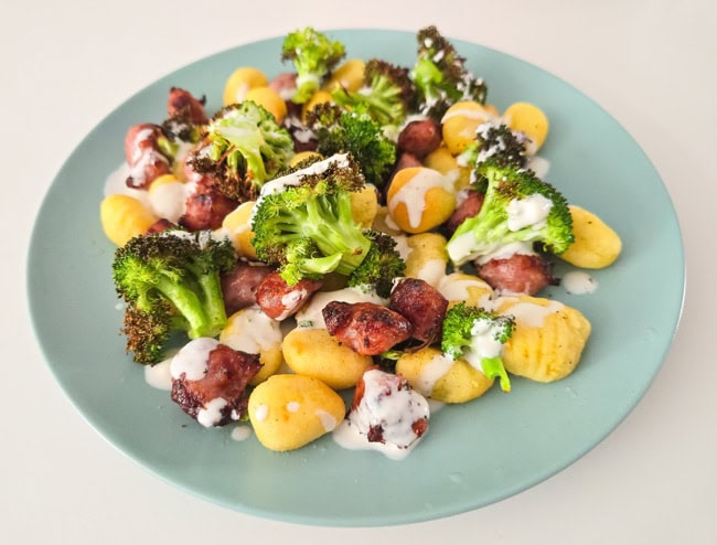 receta ñoquis con salchicha y brócoli